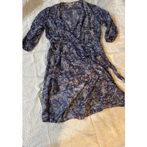 Winter Silks 100% Silk Wrap Dress M Blue White Leaf Print V-Neck Midi